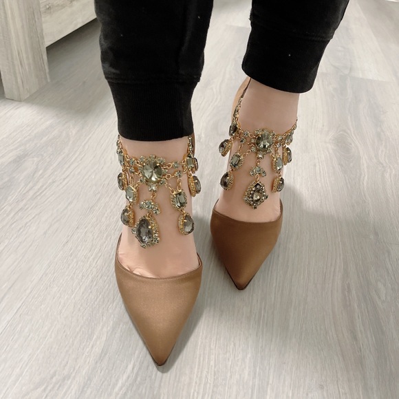 AUTHENTIC Manolo Blahnik Zullin Jewel-cuff Satin Pumps - Picture 2 of 6